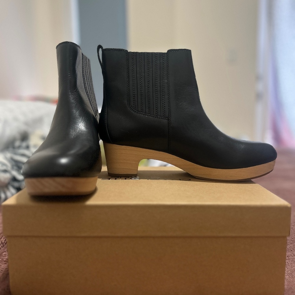 Like New Madewell Clog Boot in Black Leather Size 9